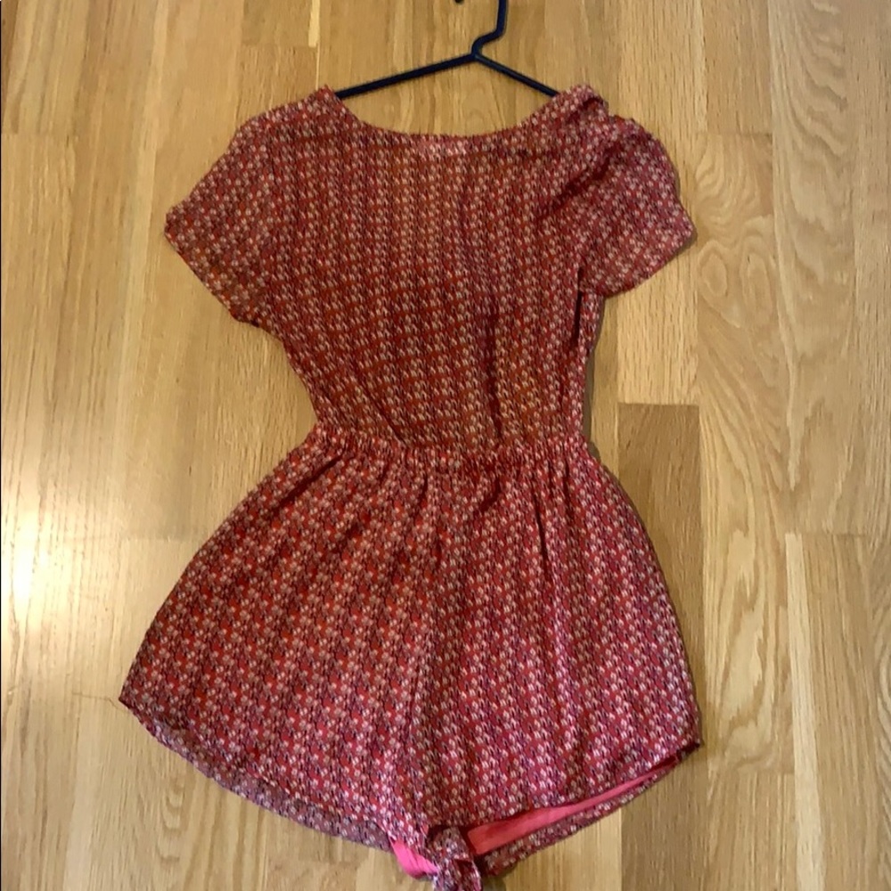 Front tie romper - Picture 2 of 2